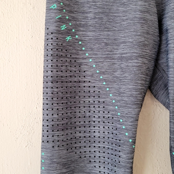 Pink Victoria's Secret Ultimate Yoga High Rise Leggings Size Small - Picture 3 of 8